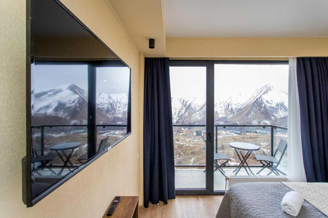 Valley And Mountain View, Twins, With Hot Water Gudauri Dış mekan fotoğraf